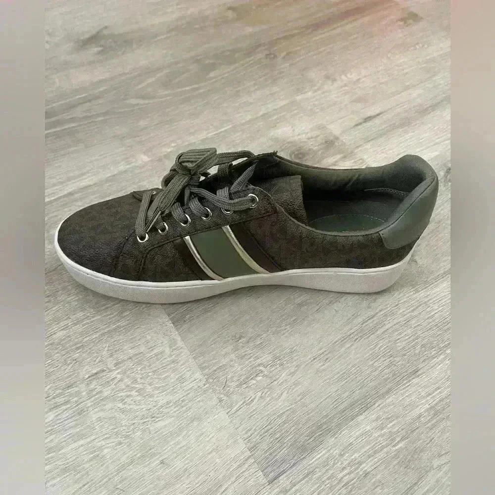 MICHAEL KORS - Poppy Stripe Lace
Up Sneaker 9 - Picture 4 of 11